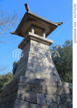 Kotohiki Park, Mt. Kotohiki's tall lantern Kotohiki Park, Mt. Kotohiki's tall lantern 61725292