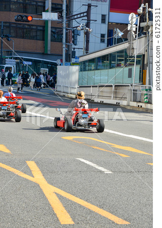 公共道路車 公共道路車 61725311