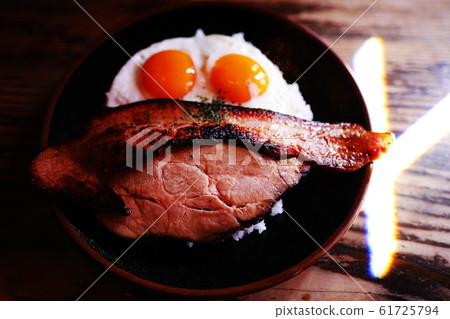 Bacon egg curry 61725794