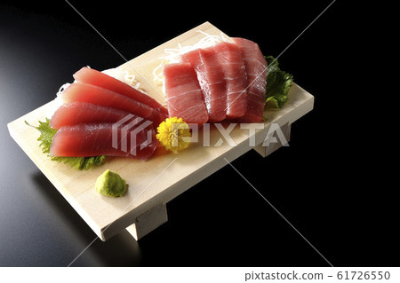 Platter of tuna 61726550