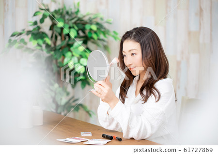 一個女人要彌補 61727869