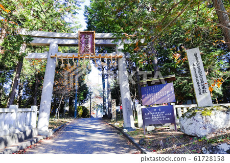 [山梨縣]國家重要文化財產富士大室淺間神社 61728158