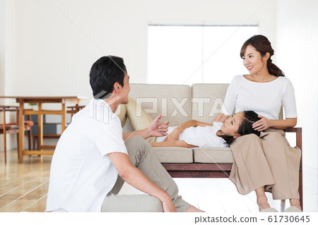 Family parent and child family female living 61730645
