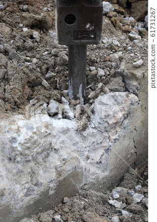 Rock drills (heavy machinery) Rock drills (heavy machinery) 61731267