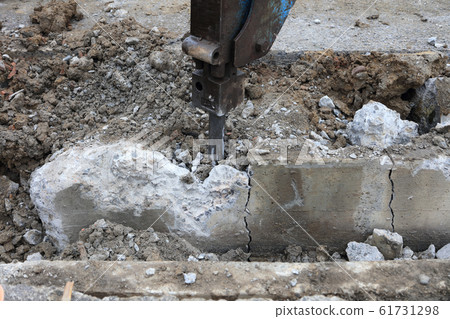 Rock drills (heavy machinery) 61731298