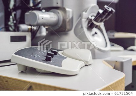 transmission electron microscope in a scientific laboratory 61731504