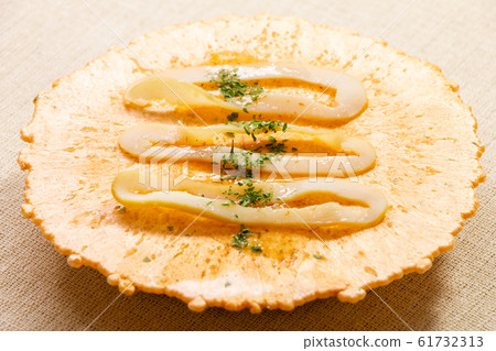 Shrimp cracker arrangement. Ikakun topping. Shrimp cracker arrangement. Ikakun topping. 61732313