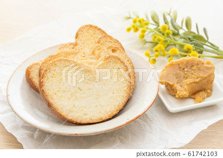 Miso flavored rusk Miso flavored rusk 61742103