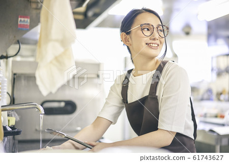 Cafe Cooking staff Women 61743627