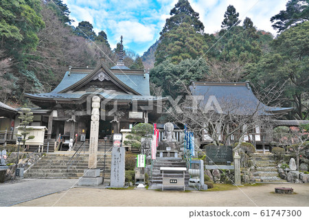 [Okuboji] (Shikoku Sacred Ground No. 88 Fudasho) Tawakanewari, Sanuki City, Kagawa Prefecture 61747300