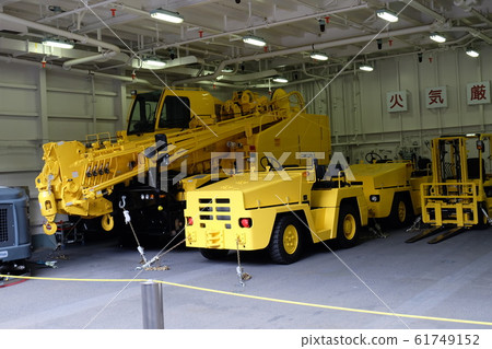 Vehicle equipped with destroyer Izumo 61749152
