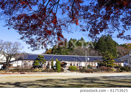 [Hokuto City, Yamanashi Prefecture] Yamanashi Prefecture designated cultural property, Tsugane school, Taisho school building in autumn 61753625