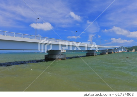 [Ishikawa Prefecture] Notojima Ohashi in fine weather 61754008