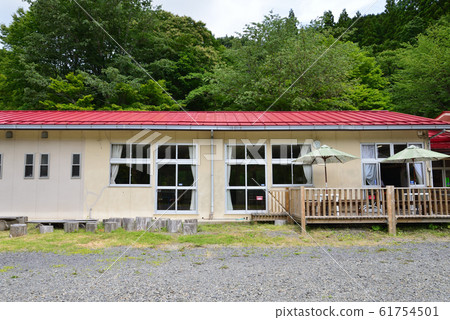 We went to Katagai Elementary School Yatsuka Branch School # 11 We went to Katagai Elementary School Yatsuka Branch School # 11 61754501