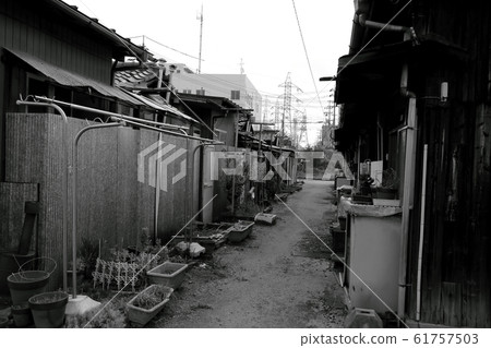 Tenement house 61757503