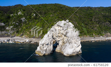 Shirasaki Beach, Shirasaki Ocean Park of Wakayama Middle Ages photographed by drone Shirasaki Beach, Shirasaki Ocean Park of Wakayama Middle Ages photographed by drone 61758120