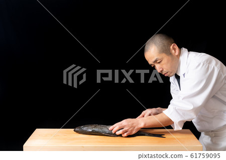 在魚處理板之前 在魚處理板之前 61759095