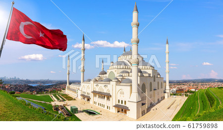 Big Camlica Mosque and the Turkish flag, Istanbul, Turkey 61759898