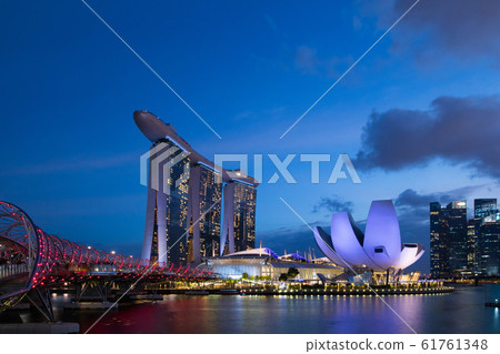 新加坡濱海灣金沙夜景 新加坡濱海灣金沙夜景 61761348