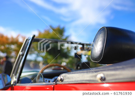 紅色開的車 紅色開的車 61761930