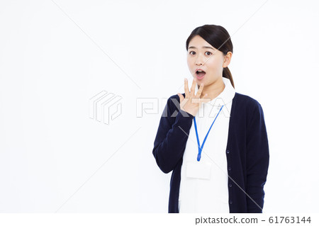 30s Female Nurse 61763144