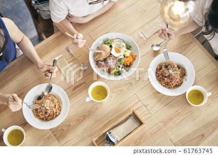 Lunch meeting Cooking 61763745