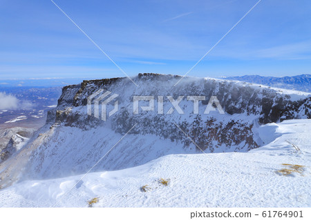 Iwo-dake Shkabra in the severe winter Iwo-dake Shkabra in the severe winter 61764901