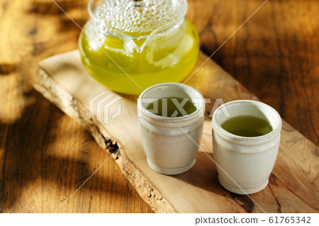 Afternoon tea 61765342