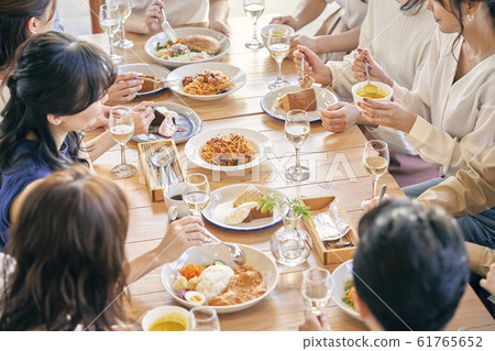Lunch meeting 61765652