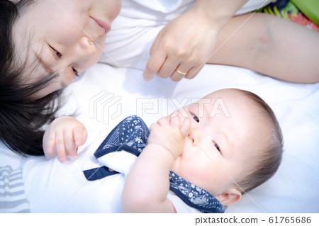 寶貝和媽媽 寶貝和媽媽 61765686