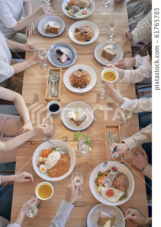 Lunch meeting 61765785