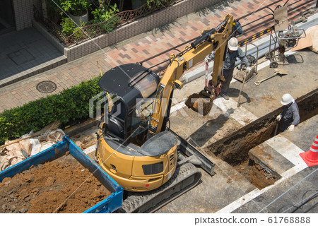 Shovel car of road construction site 61768888
