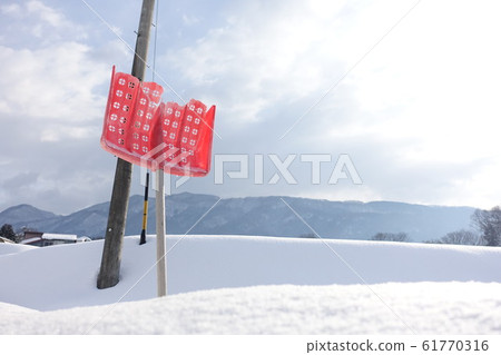 Snow splash and snow at Kijimadaira village Snow splash and snow at Kijimadaira village 61770316