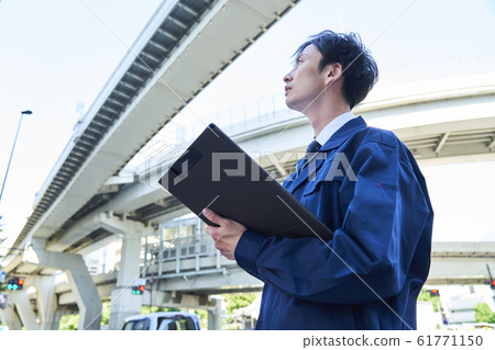 一個年輕的商人 61771150