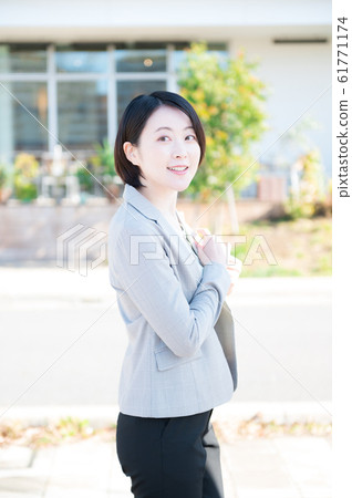 Business woman Business woman 61771174