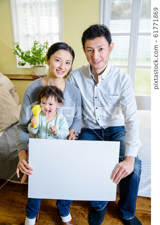 Family, parent and child, message board, gathering Family, parent and child, message board, gathering 61771869