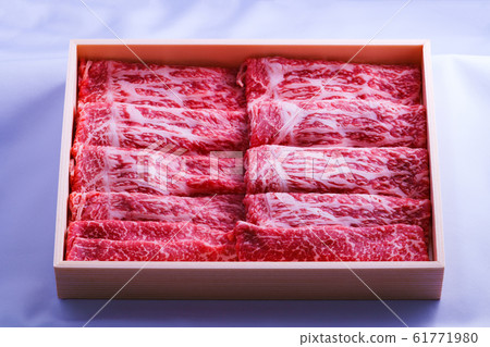 Beef Marbled meat Domestic beef Ingredients Sukiyaki Mid-year gifts Furusato tax payment Refund goods Tax savings Livestock economy Japan Beef Marbled meat Domestic beef Ingredients Sukiyaki Mid-year gifts Furusato tax payment Refund goods Tax savings Livestock economy Japan 61771980
