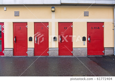 Public Wc Red 61772404