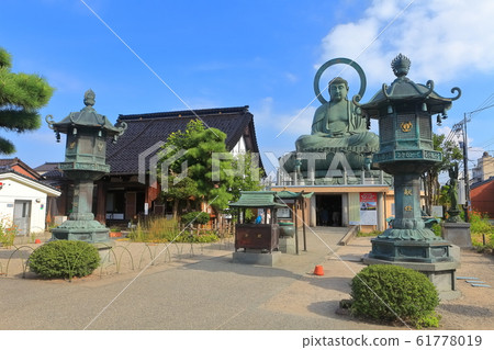 [富山縣]天氣晴朗的高岡大佛 61778019