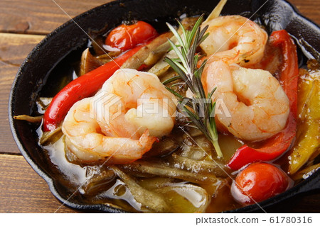 Shrimp ahijo Shrimp ahijo 61780316