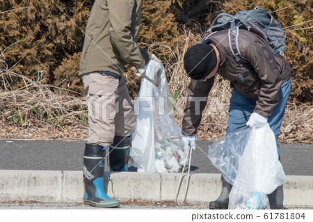 人們清洗 61781804