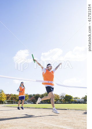 Running high school student 61781854