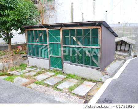 Spring water in Nishinomiya, "Koshimizu well" (East place/Higashishinjo) 61781926