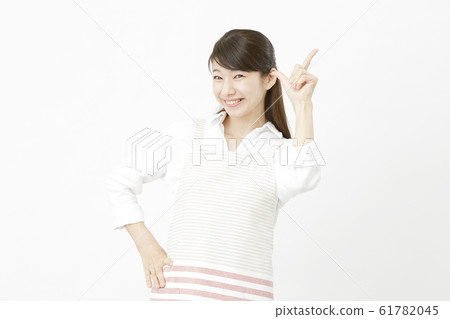 Lady housewife Lady housewife 61782045