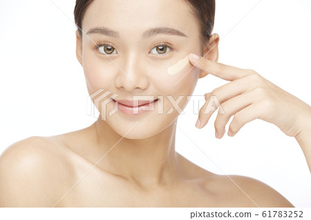 Woman beauty photo on white background Woman beauty photo on white background 61783252