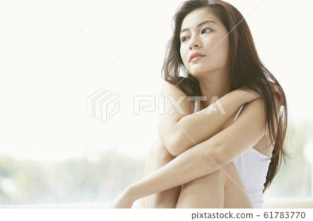 Relax mood beauty portrait 61783770