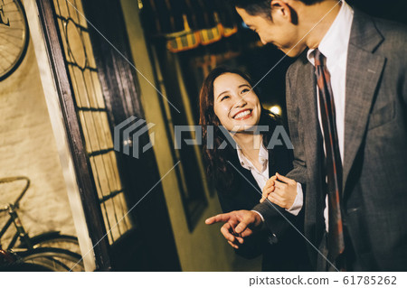 Couple dating after work 61785262