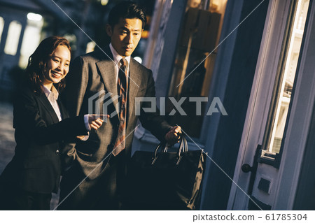 下班後情侶約會 下班後情侶約會 61785304