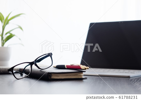  企業形象 61788231
