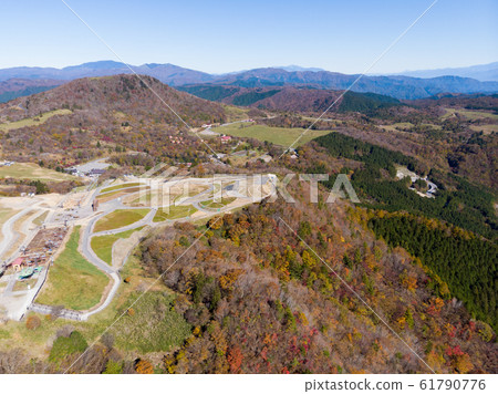 [Aichi Prefecture] Chausuyama Kogen Hagitaroyama Autumn leaves Aerial photography 61790776